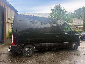 skadebil bedrijf Renault Master T35 2.3DCI 150 L2H2 AIRCO NAVI NAP 2019/12