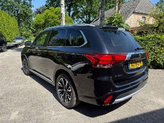 skadebil auto Mitsubishi Outlander 2.0PHEV  PLUGIN PREMIUM LUXE UITVOERING 2016/12