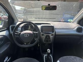 Toyota Aygo 1.0 AIRCO 5DRS NAVI CAMERA picture 12