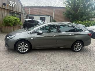 Opel Astra SPORTS ELEGANCE 1.2 LUXE UITVOERING LEDER NAVI KEYLES STOELVERWARMING picture 3