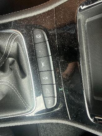 Opel Astra SPORTS ELEGANCE 1.2 LUXE UITVOERING LEDER NAVI KEYLES STOELVERWARMING picture 27