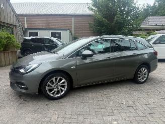 Opel Astra SPORTS ELEGANCE 1.2 LUXE UITVOERING LEDER NAVI KEYLES STOELVERWARMING picture 2
