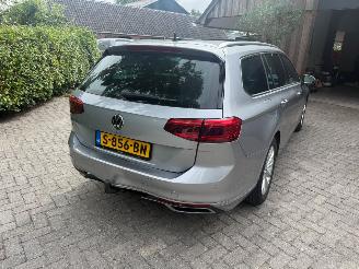 Volkswagen Passat 1.4 TSI PHEV GTE PANO NL AUTO picture 5