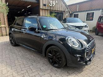 Coche accidentado Mini Cooper 1.5 COOPER  AUT! PANO JWC PAKKET DEALER ONDERHOUDEN 2021/2