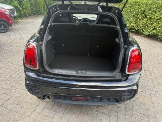 Mini Cooper 1.5 COOPER  AUT! PANO JWC PAKKET DEALER ONDERHOUDEN picture 16
