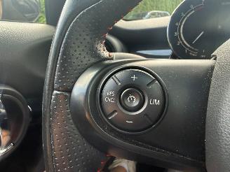 Mini Cooper 1.5 COOPER  AUT! PANO JWC PAKKET DEALER ONDERHOUDEN picture 26