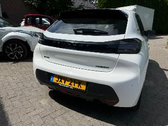 Peugeot 208 1.2 HYBRID 110 E STYLE picture 9