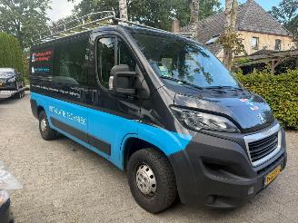 krockskadad bil bedrijf Peugeot Boxer 330 2.2 L2H1 DC AIRCO NAVI 2020/8