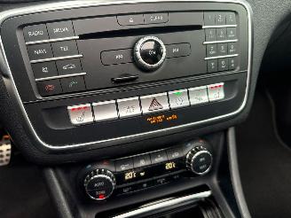 Mercedes Cla-klasse 200D AMG AUT! PANO LEER picture 20