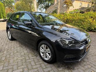 Vaurioauto  passenger cars Volkswagen Polo 1.0 5DRS AIRCO CRUISE 2015/5