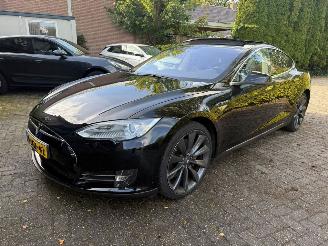 Vaurioauto  passenger cars Tesla Model S 85D 140.000KM NAP PANO NAVI LEER CAMERA 2014/8