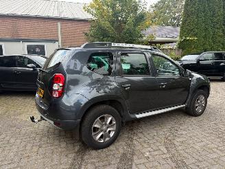 uszkodzony samochody osobowe Dacia Duster 1.2 4X2 LEER TREKHAAK PDC 2015/10