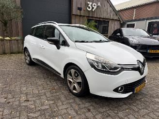 Voiture accidenté Renault Clio 1.5DCI NAVI NO DAMGEDS 2015/6