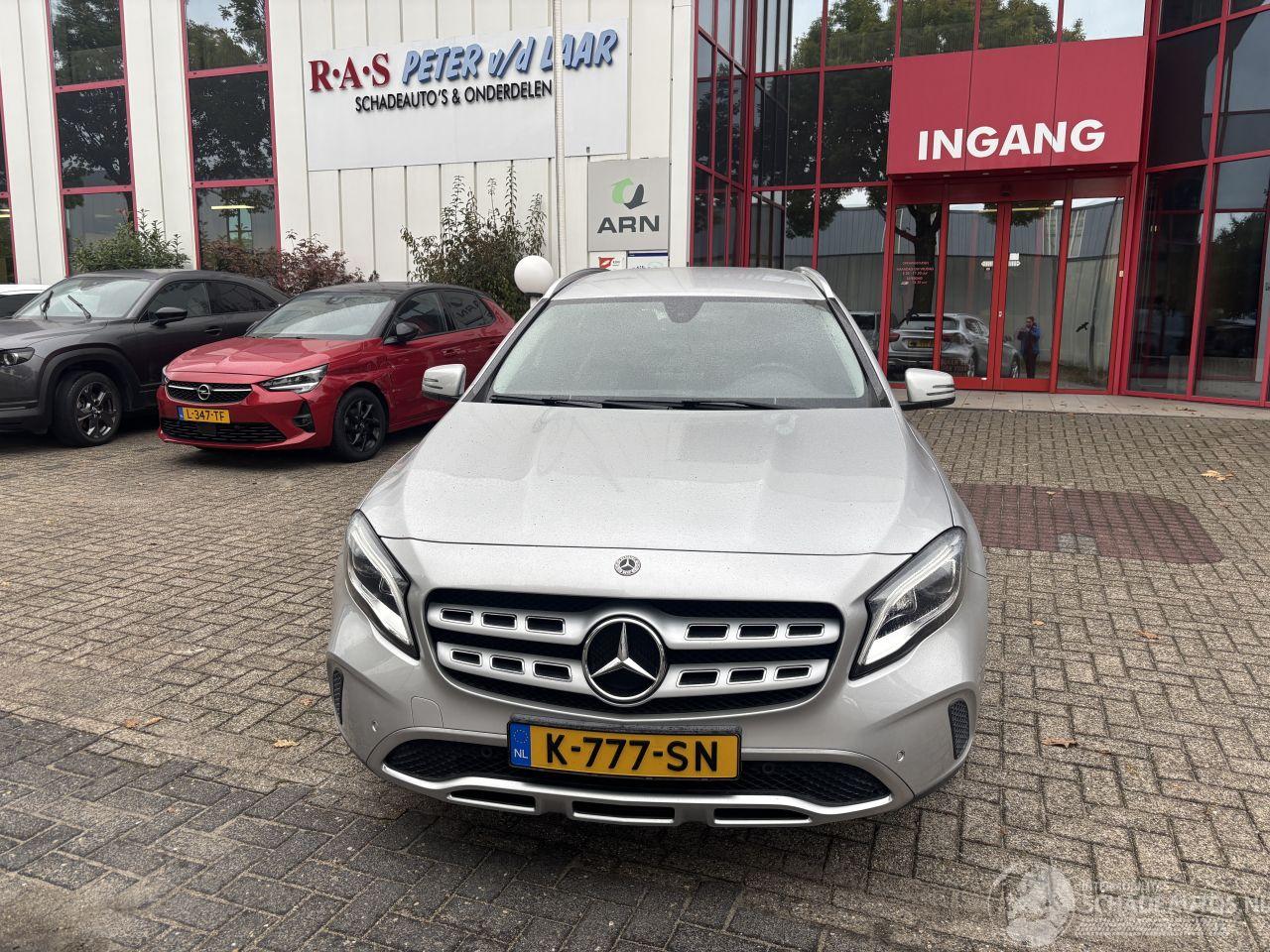 Mercedes GLA 180 PREMIUM PLUS