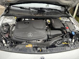 Mercedes GLA 180 PREMIUM PLUS picture 17