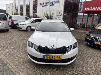 Damaged car Skoda Octavia 1.6 TDI GREENTECH CL 2019/11