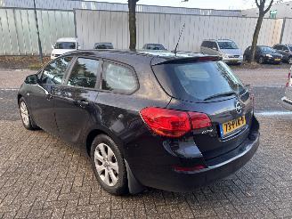 Opel Astra SPORTS TOURER GEEN SCHADE picture 4