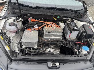 Volkswagen Golf E-GOLF picture 18