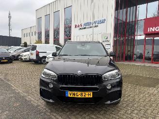 uszkodzony samochody osobowe BMW X5 XDRIVE30D GRIJS KENTEKEN MET NIEUWE MOTOR EN APK 2018/1