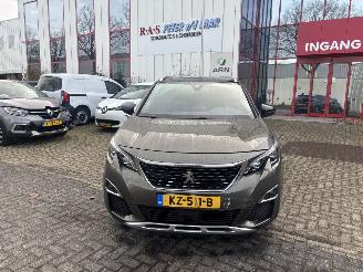 Voiture accidenté Peugeot 3008 1.2 PURE TECH GT LINE 2017/1