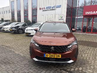 damaged passenger cars Peugeot 5008 BL ALLURE 1.2 96KW 2021/3