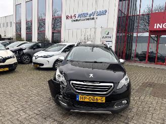 krockskadad bil auto Peugeot 2008 1.2 81 KW AUTOMAAT 2015/12