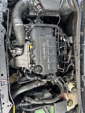 Opel Astra NOTCHBACK 1.4 Turbo Cosmo picture 15