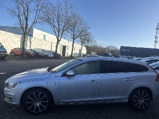 Volvo V-60 PLUG IN HYBRID 2.4 D6 AWD R-DESIGN picture 3