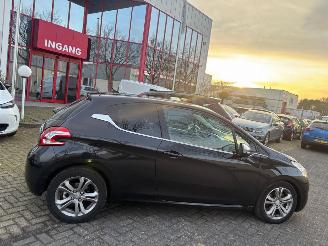 Peugeot 208 1.6 VTI ALLURE picture 9