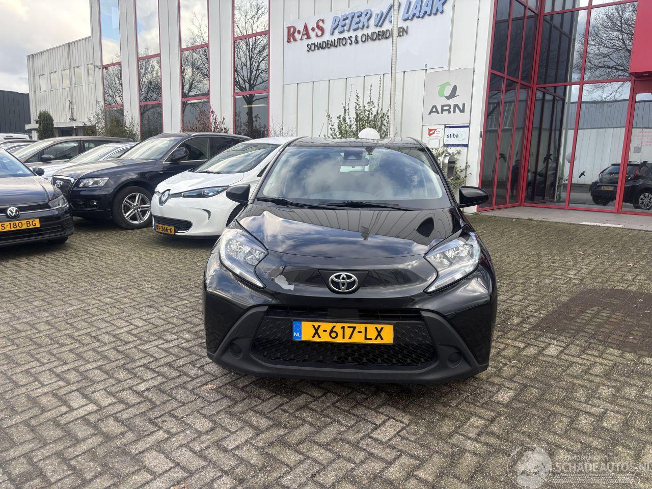 Toyota Aygo 1.0 VVT-I MT play Aygo X