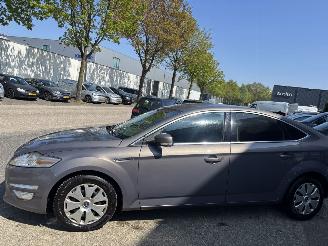 Ford Mondeo 2.0 16V LIMITED picture 3