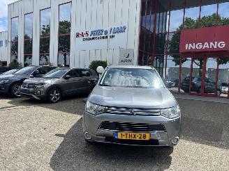  Mitsubishi Outlander 2.0 PHEV INSTYLE 2014/2