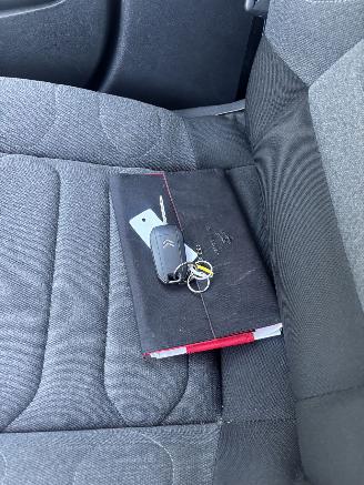Citroën C3 1.2 PureTech Feel Motorschade picture 10
