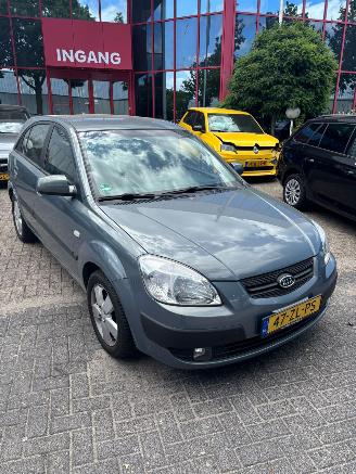Kia Rio  picture 9