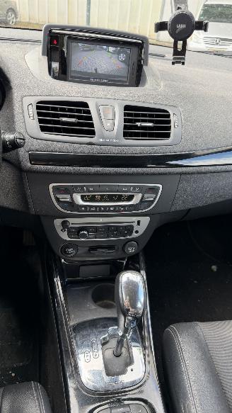 Renault Mégane 1.5 DCI AUTOMAAT SCHADE AAN DORPEL picture 13