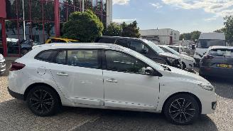 Renault Mégane 1.5 DCI AUTOMAAT SCHADE AAN DORPEL picture 8
