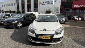 Damaged car Renault Mégane 1.5 DCI AUTOMAAT SCHADE AAN DORPEL 2013/4