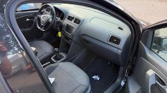 Vrakbiler auto Volkswagen Polo Polo V (6R), Hatchback, 2009 / 2017 1.0 12V BlueMotion Technology 2014/8