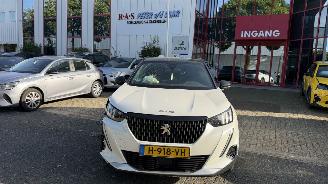 Damaged car Peugeot 2008 1.2 PURETECH GT-LINE 2020/5
