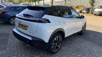 Peugeot 2008 1.2 PURETECH GT-LINE picture 6