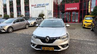 skadebil auto Renault Mégane 1.2 TCE ZEN 2018/4