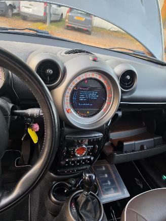 Mini Cooper COUNTRYMAN Motorschade picture 2
