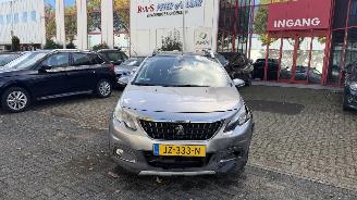 Damaged car Peugeot 2008 1.2 PURETECH BLUE LE 2016/7