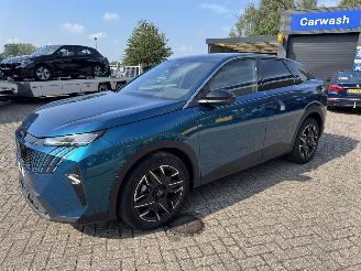 Auto incidentate Peugeot 3008 Hybride Allure nieuwste model 2025/4