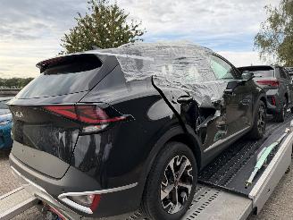 Damaged car Kia Sportage 1.6 - 118 Kw Benzine -E-Hybride 2025/7