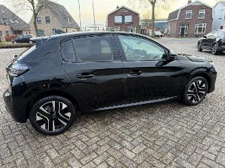 Peugeot 208 1.2 -74 Kw Allure picture 10