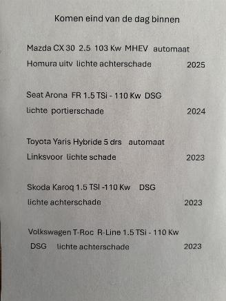 Damaged car Mazda CX-30 2.5  - 103 Kw MHEV. Automaat Homura 2025/9