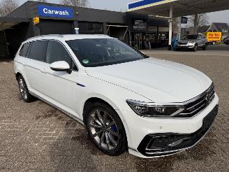 uszkodzony samochody osobowe Volkswagen Passat Variant GTE 2023/11