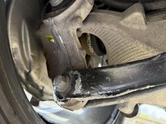 Volvo V-60 T6  Plug-in AWD picture 31