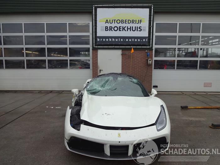 Ferrari 488 488 GTB, Coupe, 2015 3.9 Turbo V8 32V